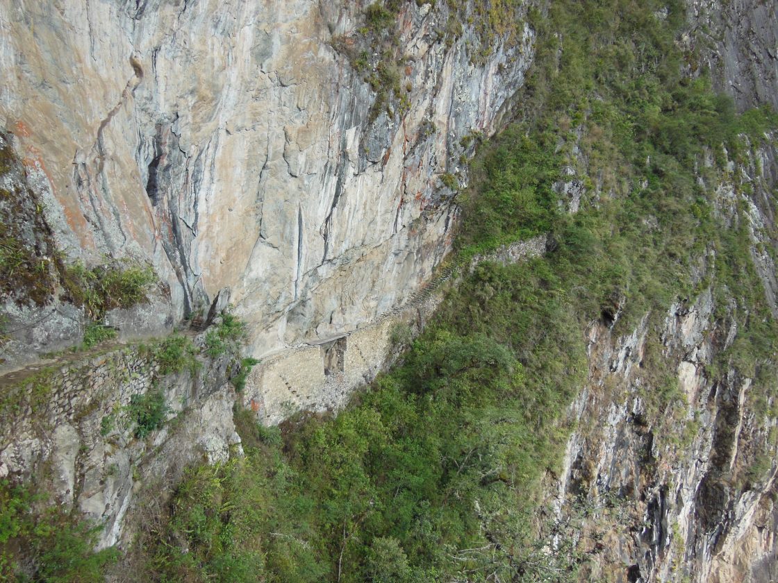 The inca bridge that connected Machu Picchu to Winaywayna